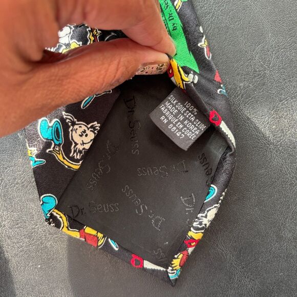 Dr. Seuss Green Eggs And Ham Tools 100% Silk Tie Sam I Am - Picture 3 of 7